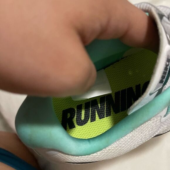 Nike free runs mint and white - Picture 5 of 6